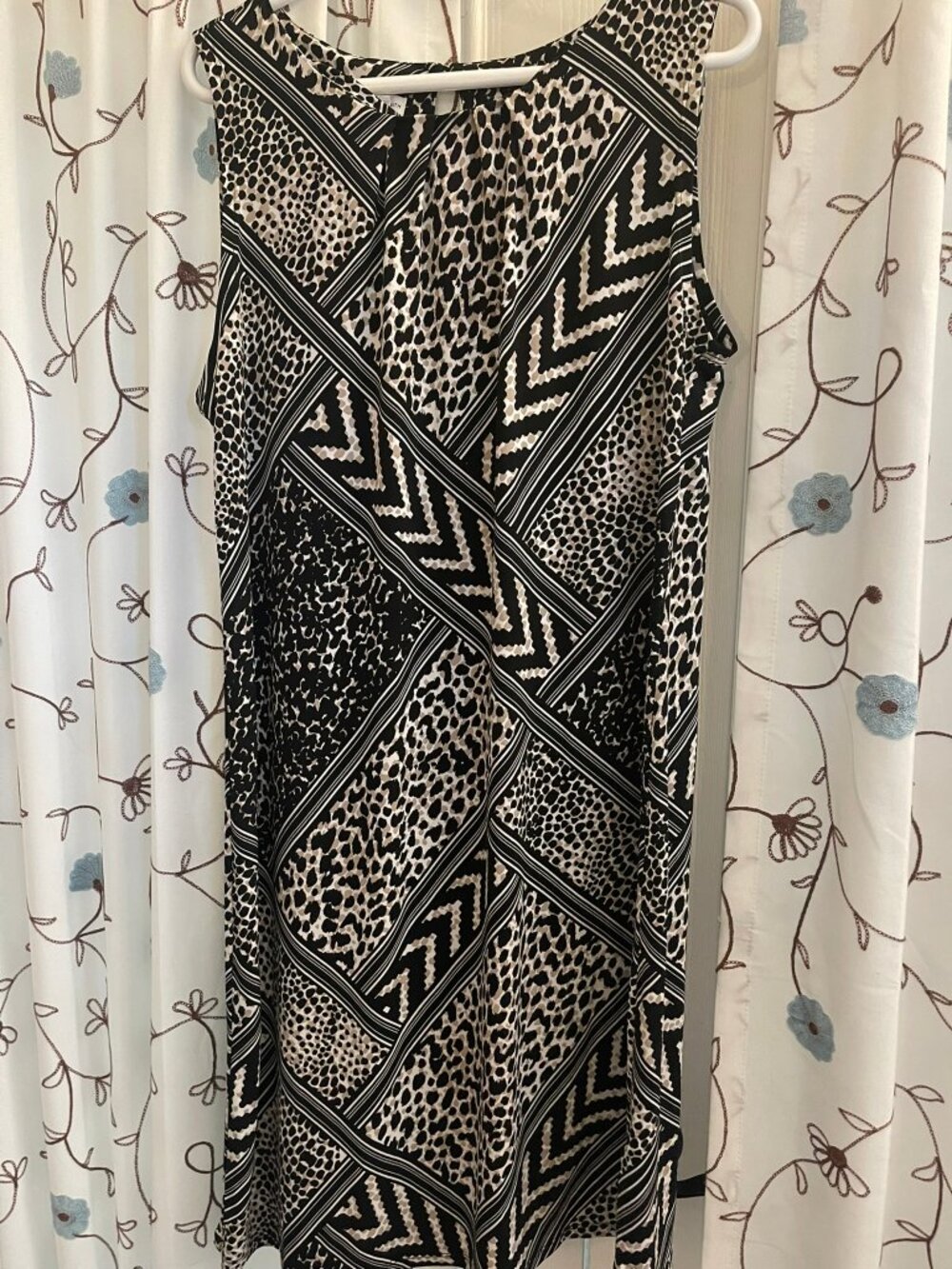 Like New | Jaclyn Smith | L | Sleeveless Mixed Print Shift Dress